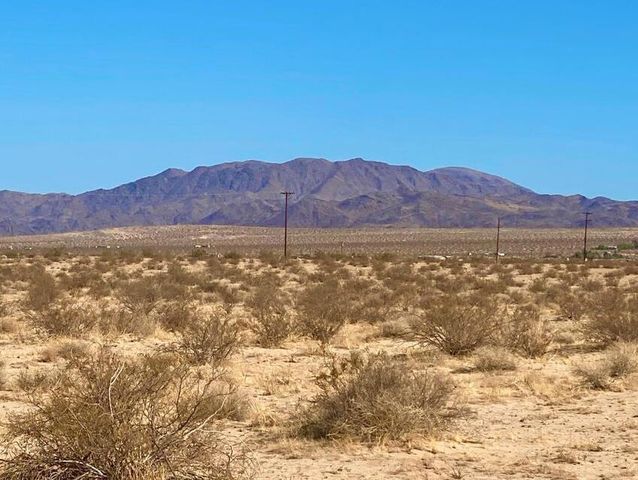 138 Amboy Road, 29 Palms, CA 92277
