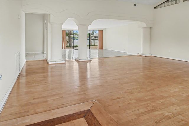 1000 SE 7th Avenue, Pompano Beach, FL 33060