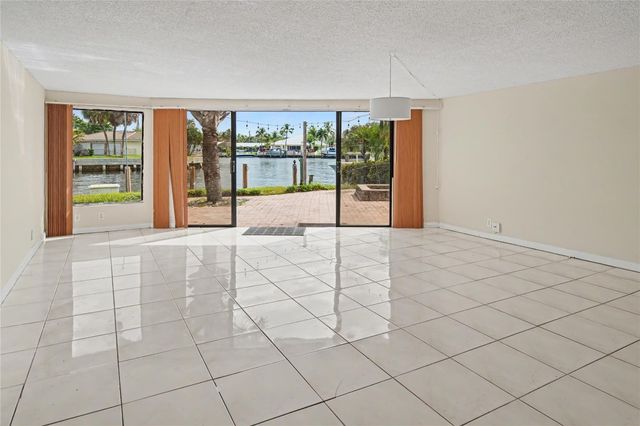 1000 SE 7th Avenue, Pompano Beach, FL 33060