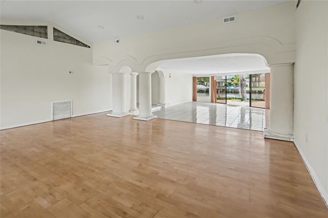 1000 SE 7th Avenue, Pompano Beach, FL 33060