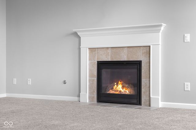 2216 Creek Bank Drive, Columbus, IN 47201