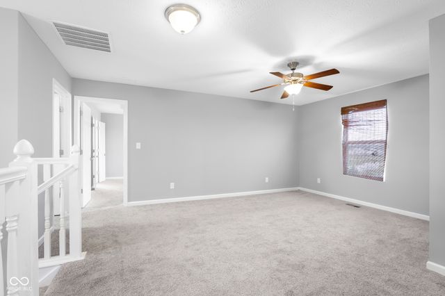 2216 Creek Bank Drive, Columbus, IN 47201