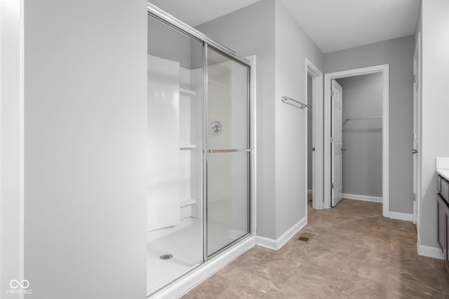 2216 Creek Bank Drive, Columbus, IN 47201