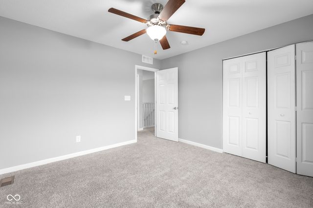 2216 Creek Bank Drive, Columbus, IN 47201