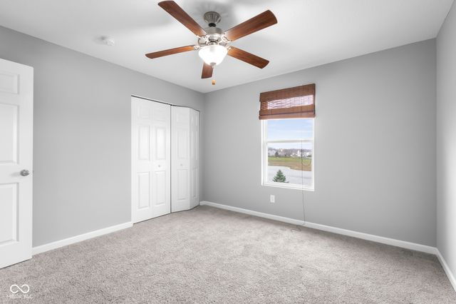 2216 Creek Bank Drive, Columbus, IN 47201