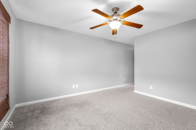 2216 Creek Bank Drive, Columbus, IN 47201