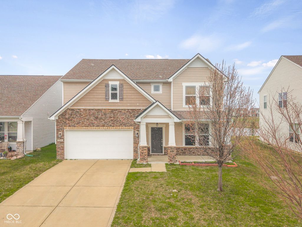 2216 Creek Bank Drive, Columbus, IN 47201