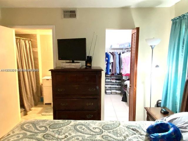 851 NE 207th Ter 6-103, Miami, FL 33179