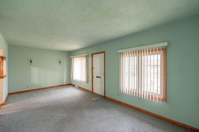 3018 E Cudahy AVENUE, Saint Francis, WI 53235