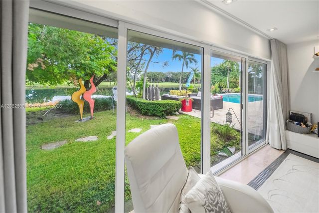 9448 NW 54th Doral Cir Lane, Doral, FL 33178