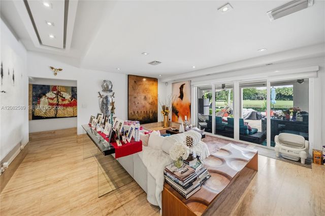 9448 NW 54th Doral Cir Lane, Doral, FL 33178