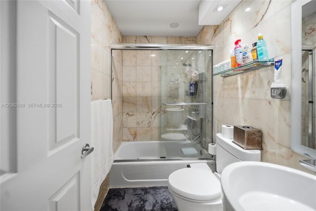 9448 NW 54th Doral Cir Lane, Doral, FL 33178