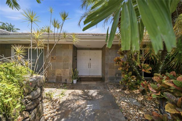 9448 NW 54th Doral Cir Lane, Doral, FL 33178