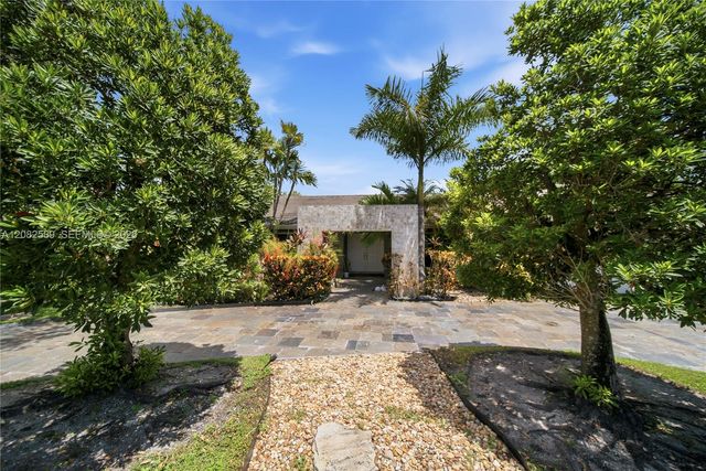 9448 NW 54th Doral Cir Lane, Doral, FL 33178