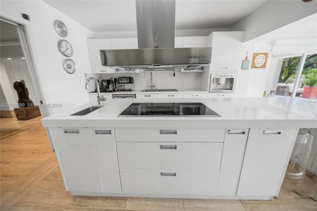 9448 NW 54th Doral Cir Lane, Doral, FL 33178