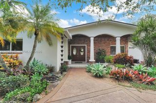 8220 SW 162nd St, Palmetto Bay, FL 33157
