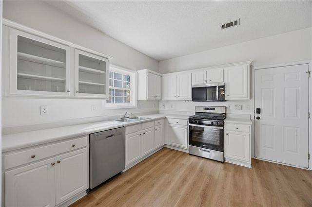 1094 Cliftwood Drive, Riverdale, GA 30296