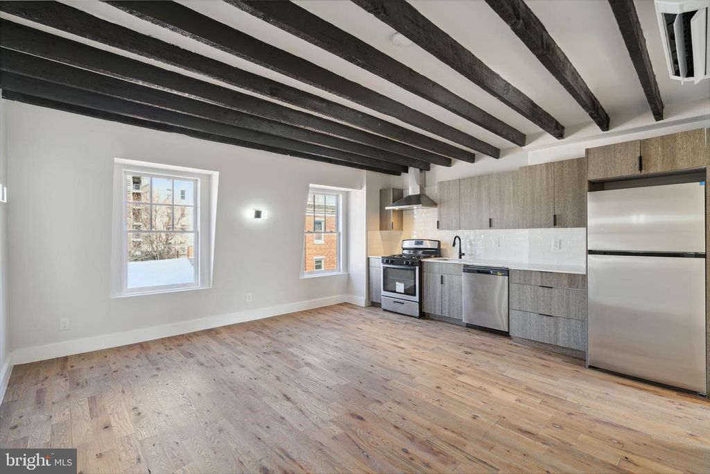 1908 Pine St Apt 6, Philadelphia, PA 19103