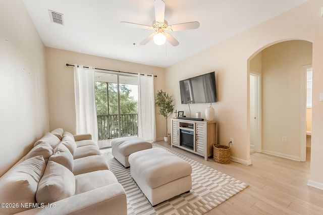 10550 BAYMEADOWS Road 413, Jacksonville, FL 32256