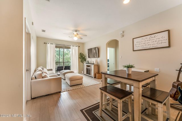 10550 BAYMEADOWS Road 413, Jacksonville, FL 32256