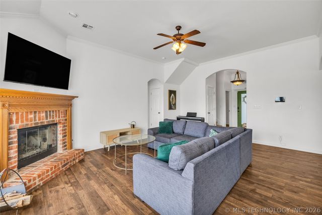 14929 Courtney Lane, Glenpool, OK 74033