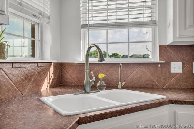 14929 Courtney Lane, Glenpool, OK 74033