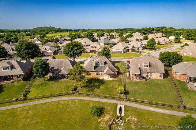 14929 Courtney Lane, Glenpool, OK 74033