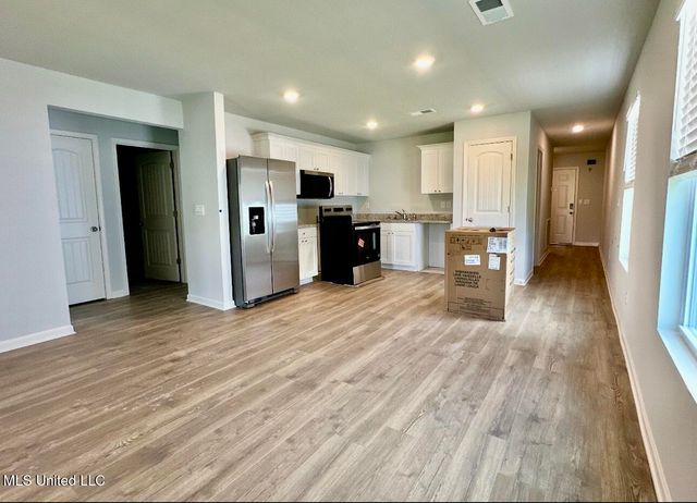 63 Sealy Drive, Byhalia, MS 38611