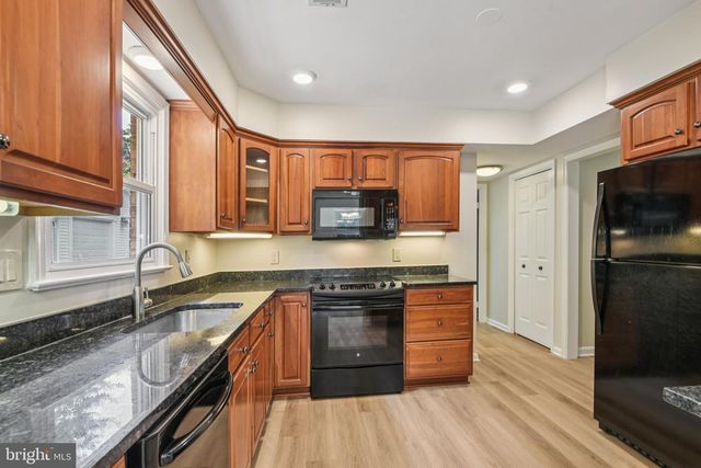 12761 ROCKWOOD LN, Woodbridge, VA 22192