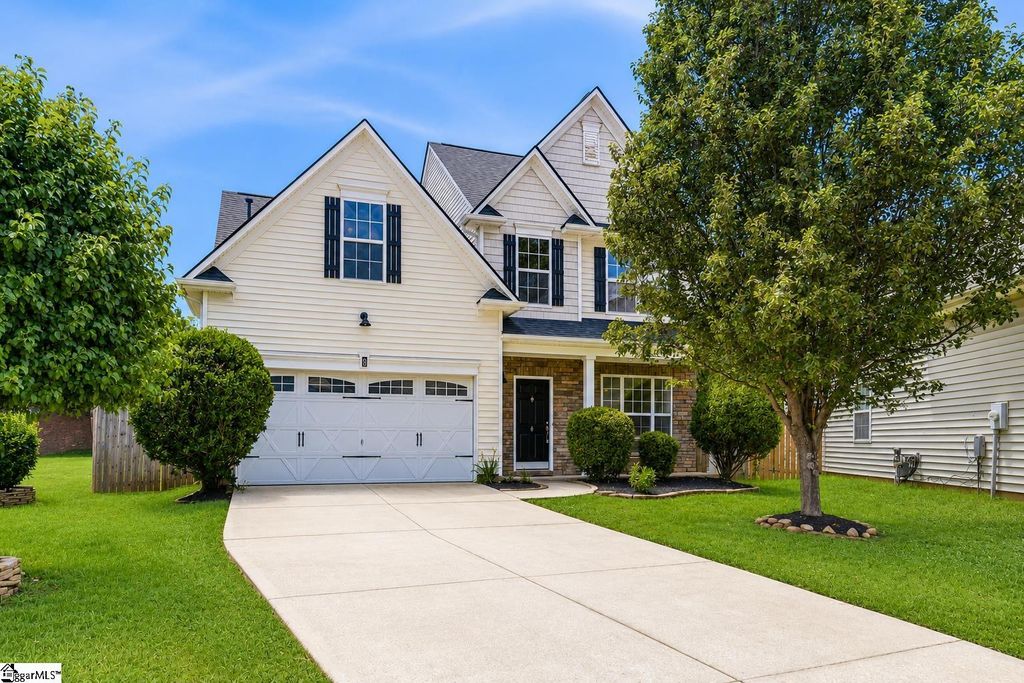 8 Carilon Court, Simpsonville, SC 29681