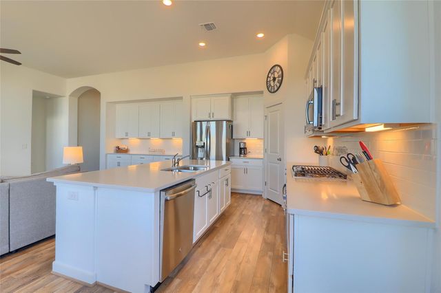 11609 American Mustang LOOP, Manor, TX 78653
