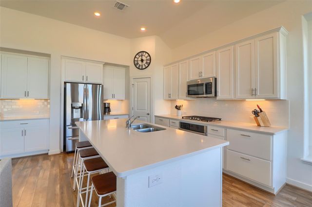 11609 American Mustang LOOP, Manor, TX 78653