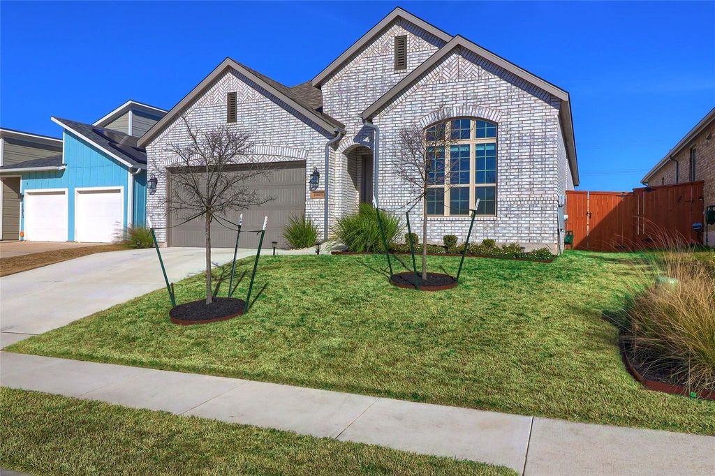 11609 American Mustang LOOP, Manor, TX 78653
