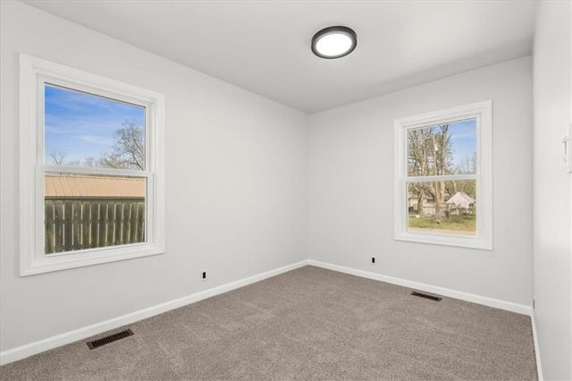 18505 E 5th Street N, Independence, MO 64056