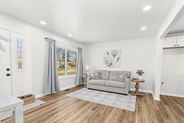 18505 E 5th Street N, Independence, MO 64056
