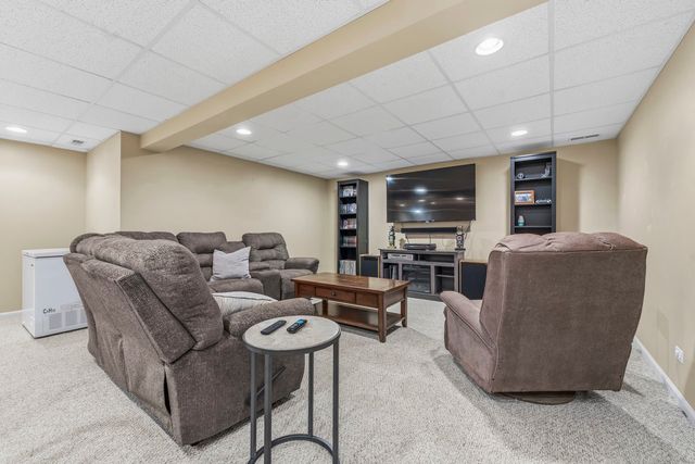 531 Brookside Avenue, Algonquin, IL 60102