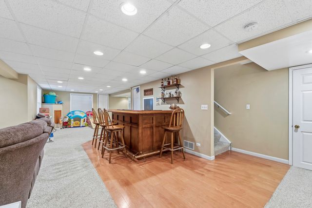 531 Brookside Avenue, Algonquin, IL 60102