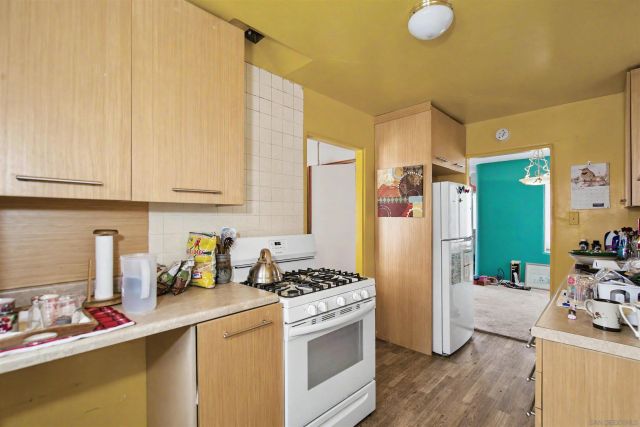 3239 N Mountain View, San Diego, CA 92116