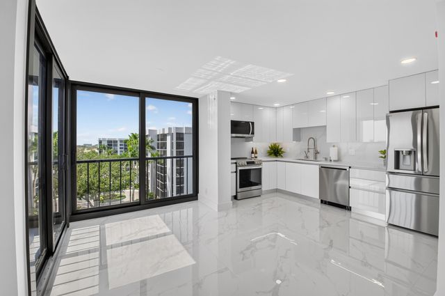 7835 Lakeside Boulevard 972, Boca Raton, FL 33434