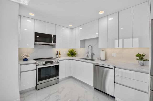 7835 Lakeside Boulevard 972, Boca Raton, FL 33434