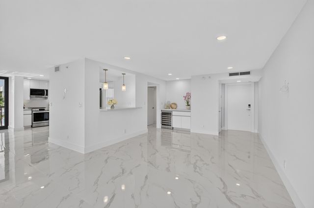 7835 Lakeside Boulevard 972, Boca Raton, FL 33434