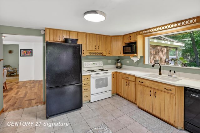 1820 Lawrence Drive, Midland, MI 48640