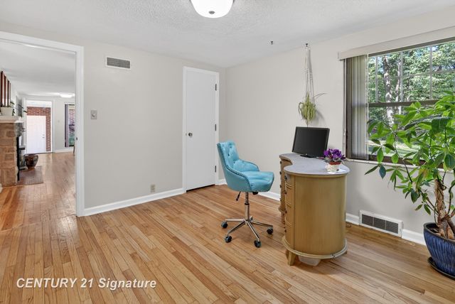 1820 Lawrence Drive, Midland, MI 48640