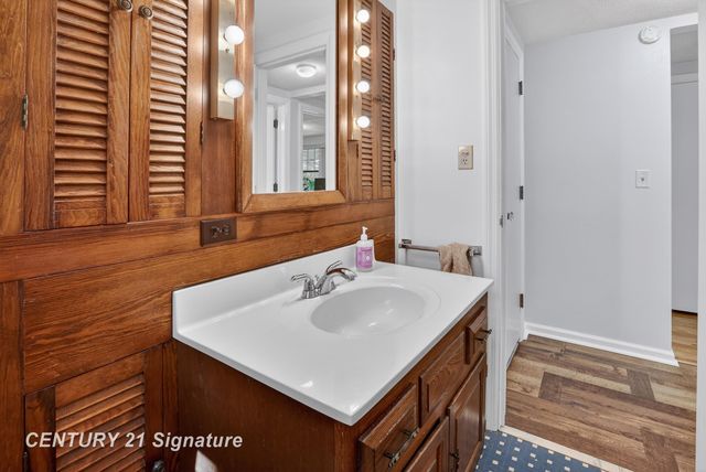 1820 Lawrence Drive, Midland, MI 48640
