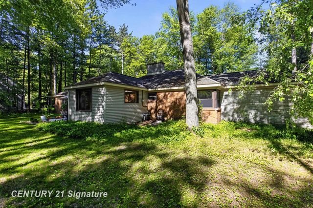 1820 Lawrence Drive, Midland, MI 48640