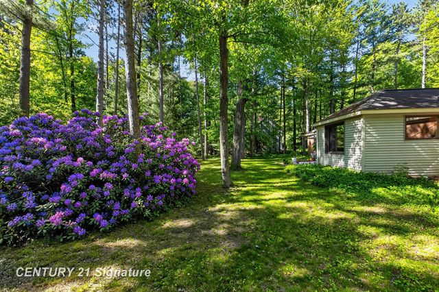 1820 Lawrence Drive, Midland, MI 48640