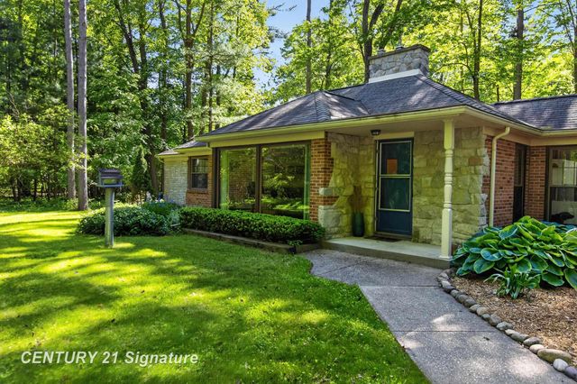 1820 Lawrence Drive, Midland, MI 48640