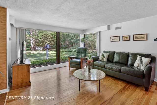 1820 Lawrence Drive, Midland, MI 48640
