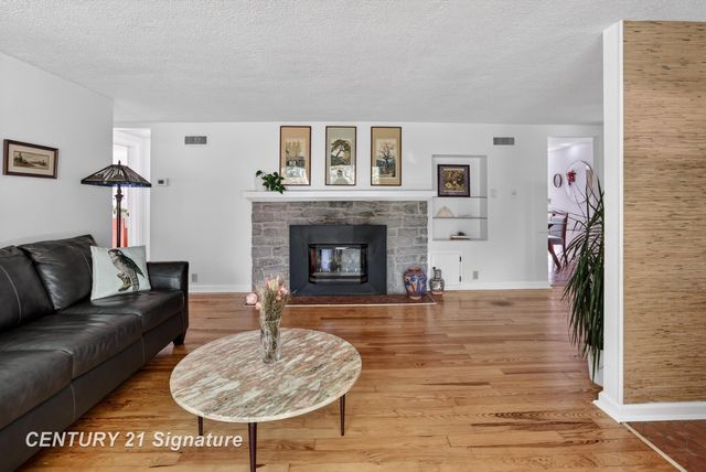 1820 Lawrence Drive, Midland, MI 48640