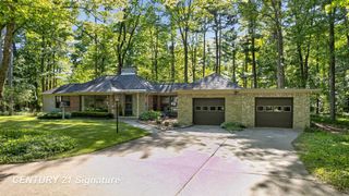 1820 Lawrence Drive, Midland, MI 48640